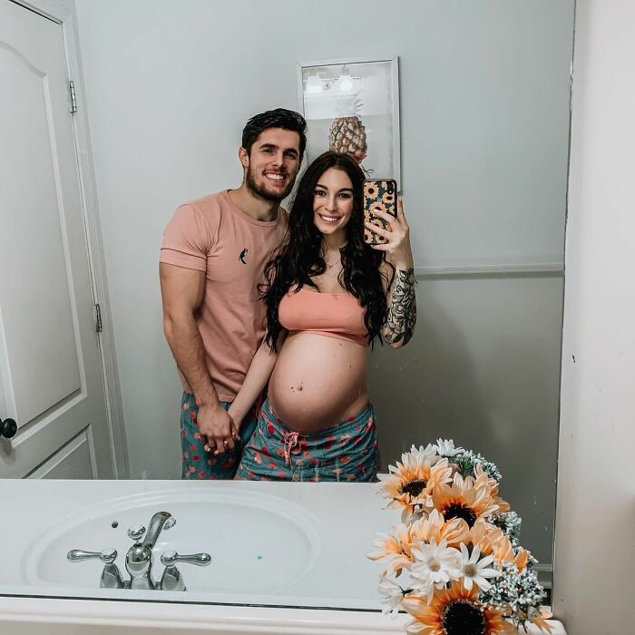 Pregnant Woman And Cat Give Birth At The Same Time After She Found The Pregnant Cat And Fostered Her