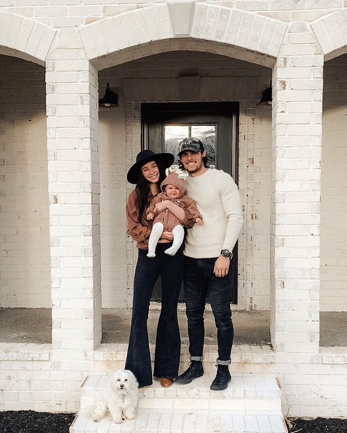 Pregnant Woman And Cat Give Birth At The Same Time After She Found The Pregnant Cat And Fostered Her