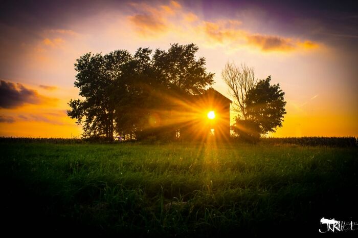 Abandoned Farmhouse Sunset - Washington, Illinois