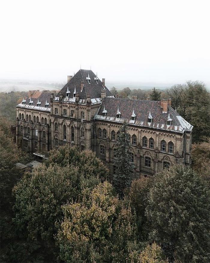 Un sanatorio, en Polonia. ¿Explorar o ignorar?