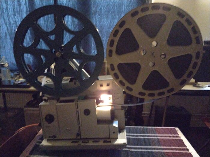 My Bauer P7 Ts Universal Projector Gave Me Lots Of Great Movie Nights