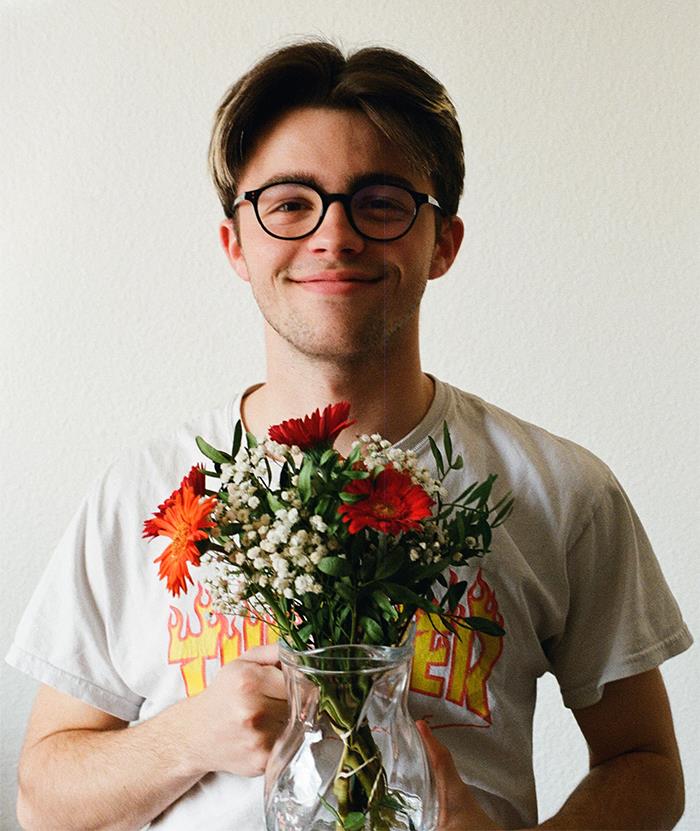 People Are Sharing 40 Things That Aren't Socially Acceptable For No Reason Whatsoever