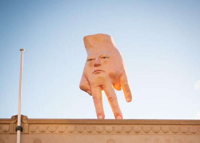 Hey Pandas, What Is Something Weird You Have Seen In Public? (Closed)