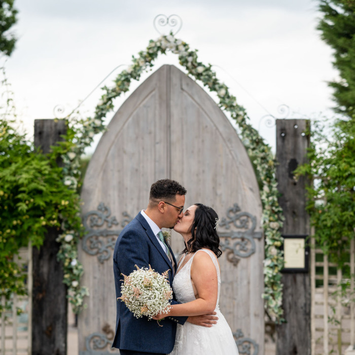 I Photographed A Wedding At Alcumlow Wedding Barn (18 Pics)