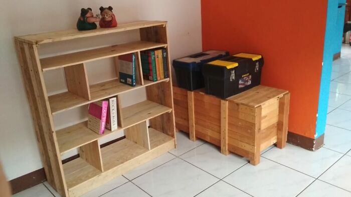 The Bookshelf, The Trunk... And If It Counts I'm Training To Run My First Marathon In December 2021!