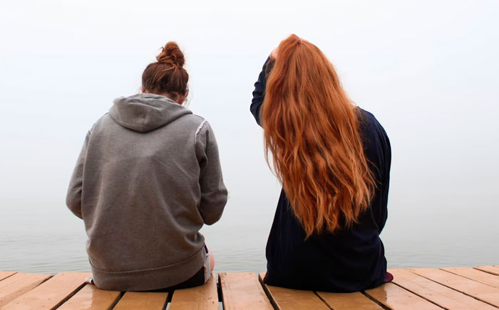 Someone Asks People What They Think Is Easier If You're Unattractive, And Here Are 23 Eye-Opening Answers