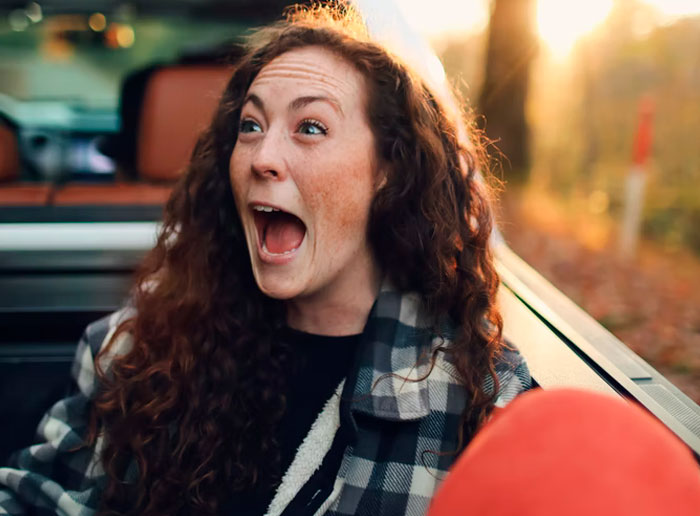 Someone Asks People What They Think Is Easier If You're Unattractive, And Here Are 23 Eye-Opening Answers