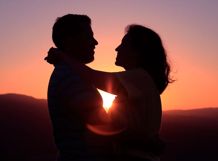 Someone Asks People What They Think Is Easier If You're Unattractive, And Here Are 23 Eye-Opening Answers