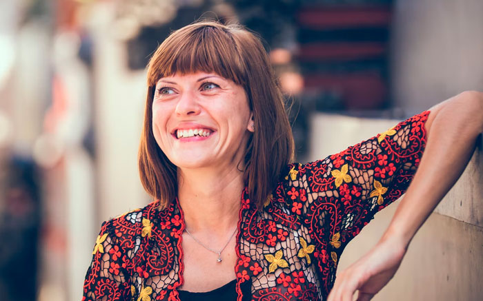 Someone Asks People What They Think Is Easier If You're Unattractive, And Here Are 23 Eye-Opening Answers