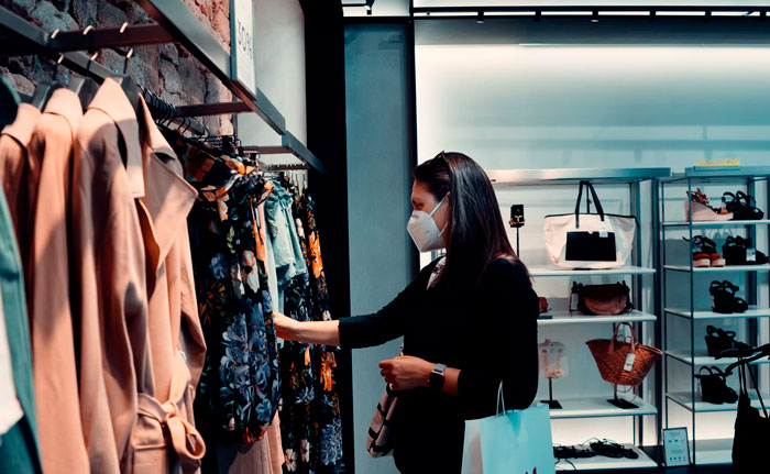 Someone Asks People What They Think Is Easier If You're Unattractive, And Here Are 23 Eye-Opening Answers