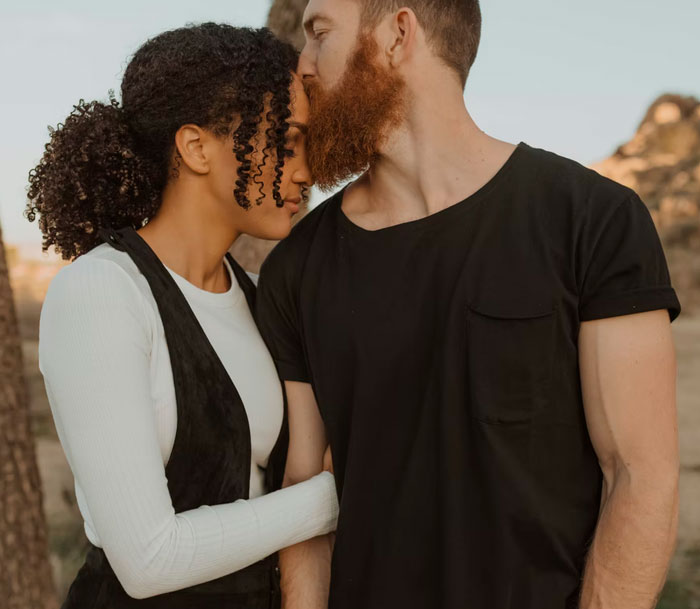 Someone Asks People What They Think Is Easier If You're Unattractive, And Here Are 23 Eye-Opening Answers