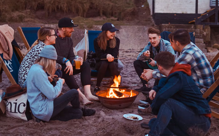 Someone Asks People What They Think Is Easier If You're Unattractive, And Here Are 23 Eye-Opening Answers