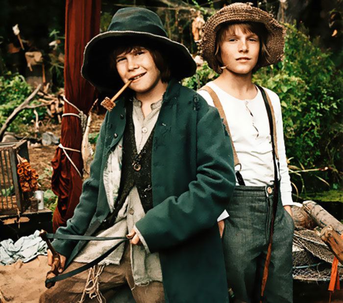 Tom Sawyer & Huckleberry Finn