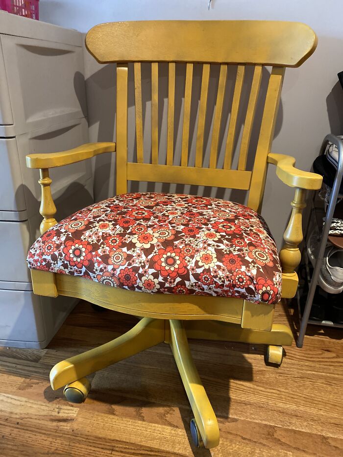 My Upsycled Chair I Redesigned. I Went Retro!