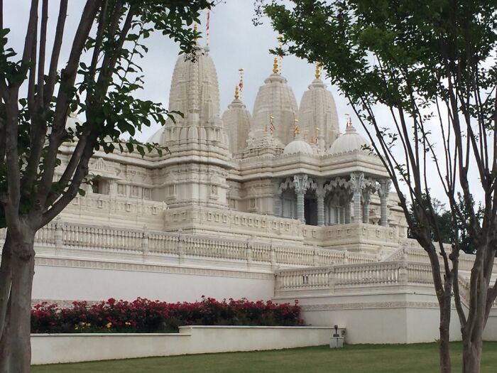 Baps Shri Swaminarayan Mandir In Lilburn, Georgia, USA. The Inside Is Even More Stunning.