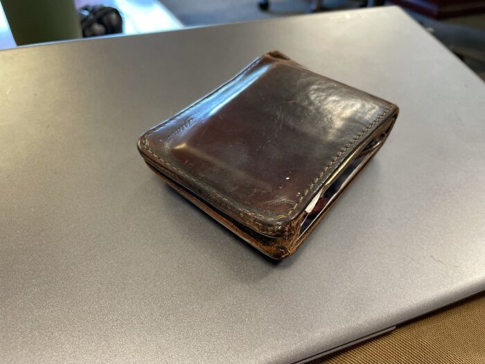 Saddleback Leather Bifold Wallet W/ 100 Year Warranty. 6+ Years Old And Holds Cards Like New.