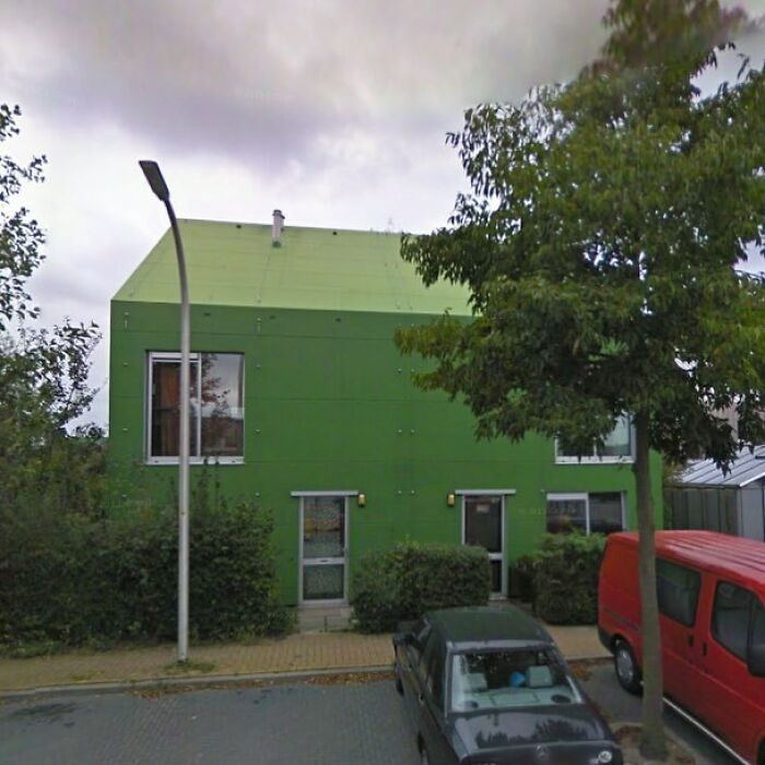 When Your House Tries His Best To Blind In With Its Surroundings (Yet Fails Miserably)