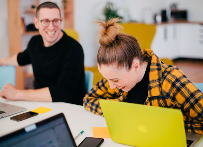 20 Cosas que los millennials "han arruinado" o "hacen mal", según los boomers