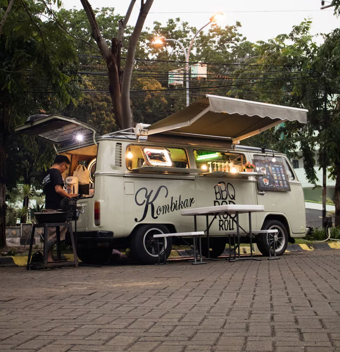 35 Restaurant Workers Share Their Most Memorable And Weird Customer Requests