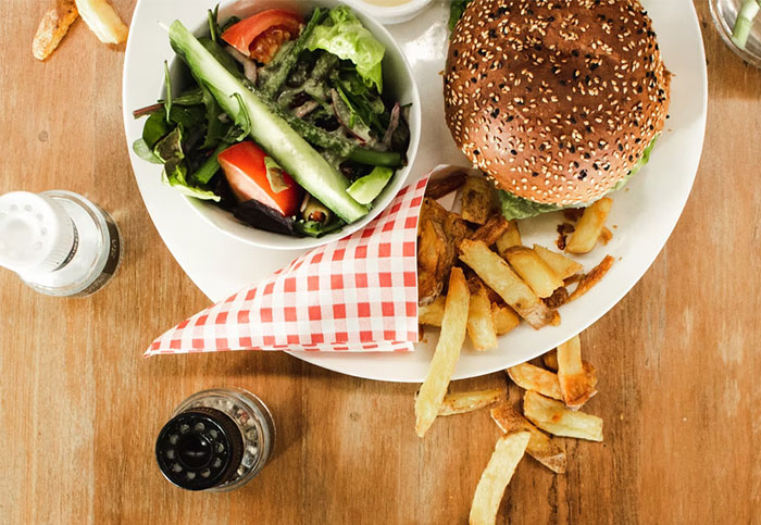 35 Restaurant Workers Share Their Most Memorable And Weird Customer Requests