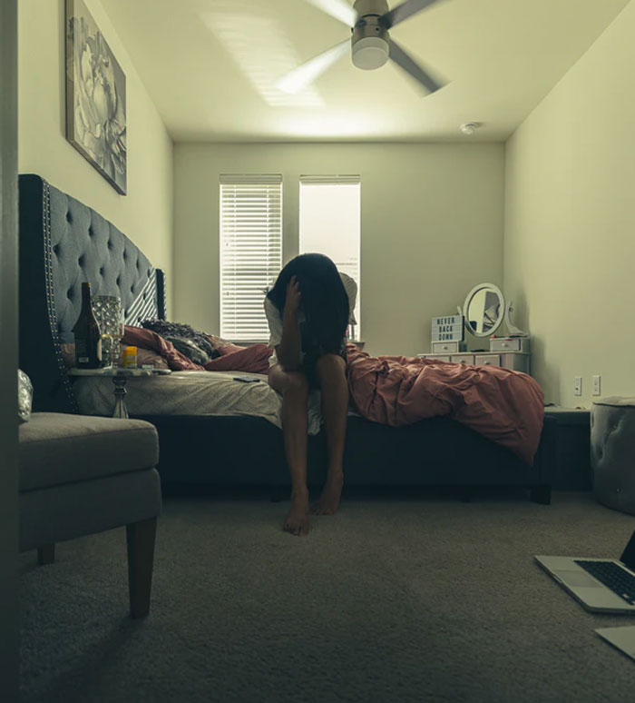 30 Men Give Honest Answers To What They Didn't Know About Women Until They Started Living With Them