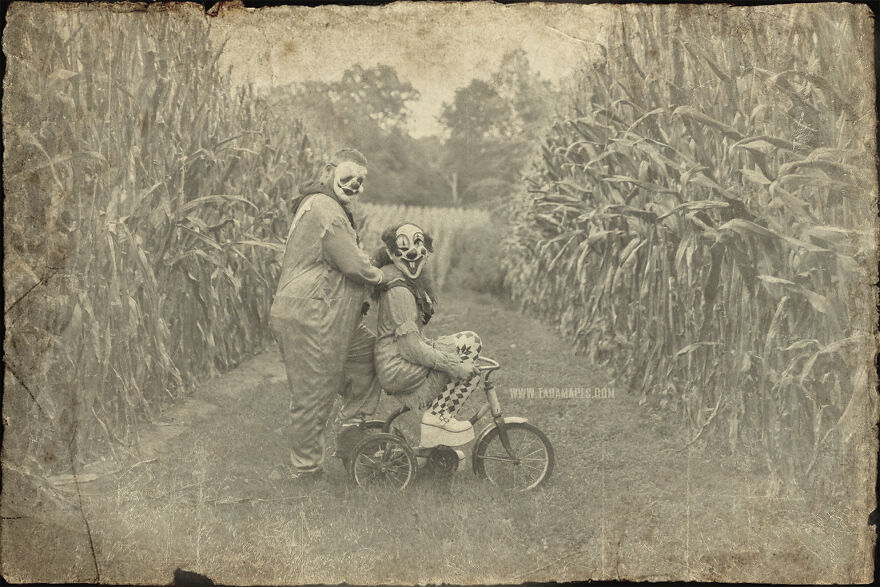 I Photographed Creepy Clowns In A Cornfield Because I Love Vintage Horror Halloween Images