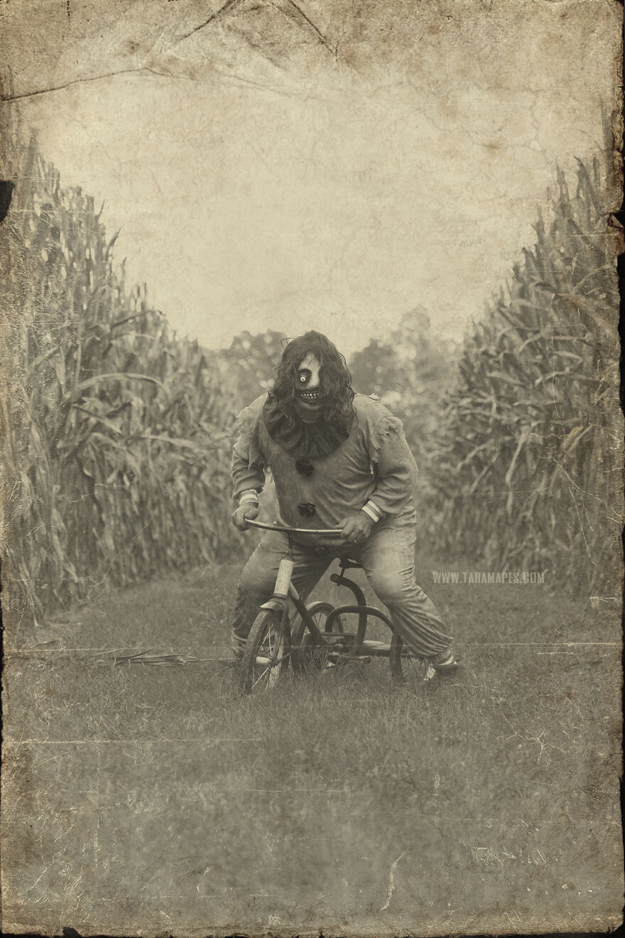 I Photographed Creepy Clowns In A Cornfield Because I Love Vintage Horror Halloween Images