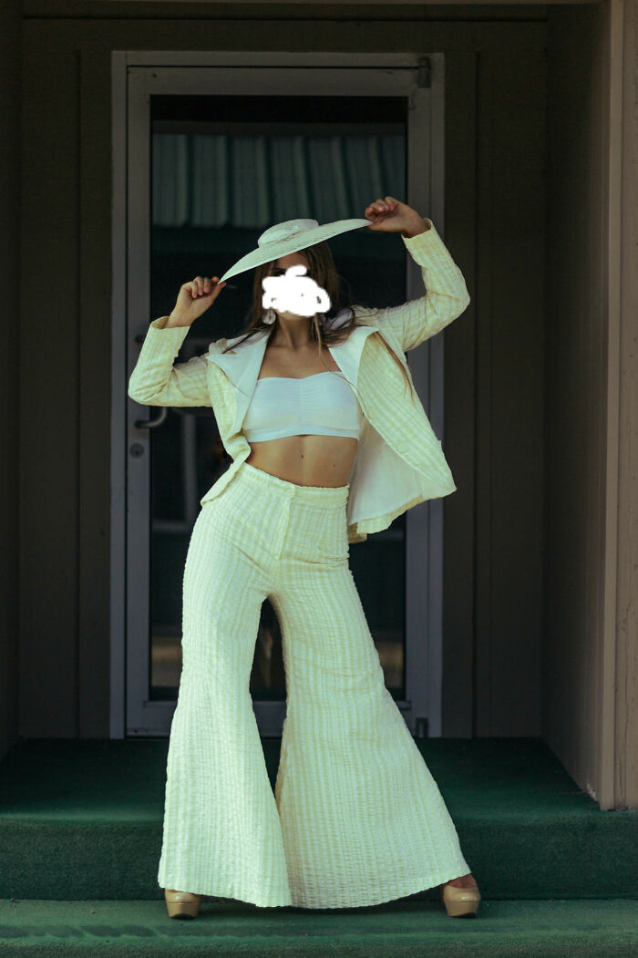 Just Wanted To Share This Amazing Vintage Set I Thrifted For 50¢ For A Retro Photoshoot I Shot