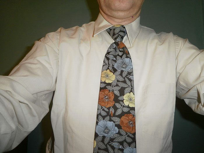 “Wear A Tie? Sure Thing”: Employee Finds A Way To Maliciously Comply With Company’s Ridiculous Dress Code “Wear A Tie? Sure Thing”: Employee Finds A Way To Maliciously Comply With Company’s Ridiculous Dress Code