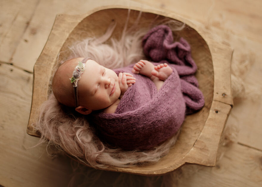 I Photograph Happy Newborns