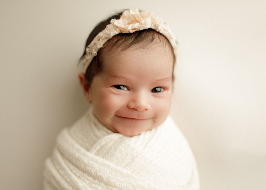 I Photograph Happy Newborns