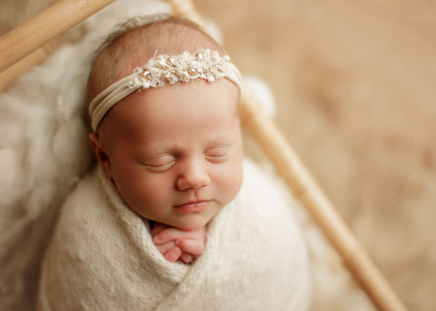 I Photograph Happy Newborns