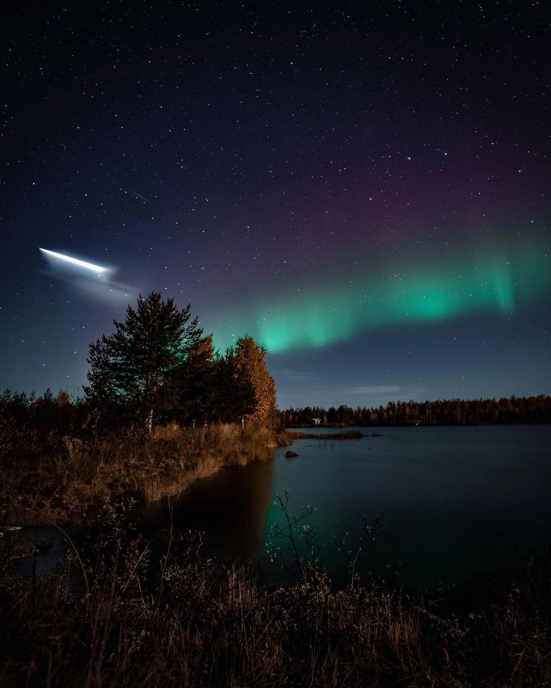 Así es como se ven las islas del Ártico en las cuatro estaciones del año, según la entrevista con el artista "cazador de auroras" Así es como se ven las islas del Ártico en las cuatro estaciones del año, según la entrevista con el artista "cazador de auroras"