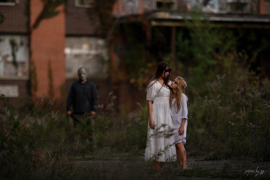 I Created A Creepy Photoshoot Series In Time For Halloween (26 Pics)