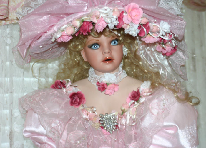 30 Of The Funniest And Weirdest Compliments Folks In This Online Group Got