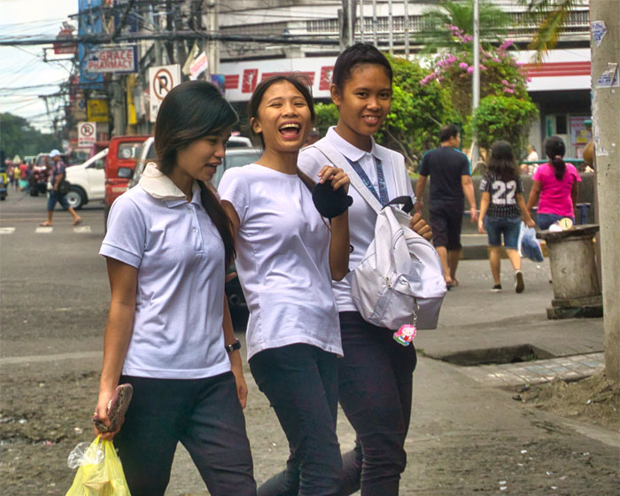 30 Of The Funniest And Weirdest Compliments Folks In This Online Group Got