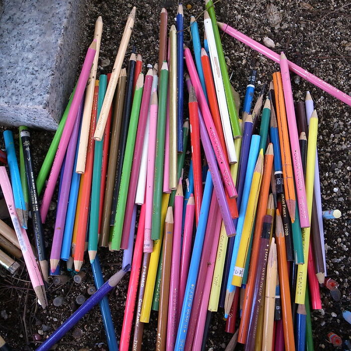 29 Outdated Words And Phrases Some Older Folks Use That Puzzle Millennials And Gen Zers In This Online Group