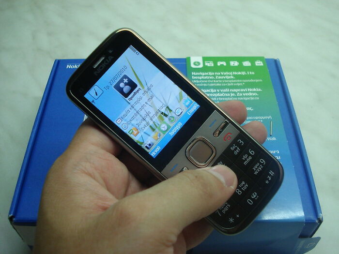 A Member Of This Online Group Asked "Without Mentioning Your Country’s Name, Which Brand Identifies Where You’re From?", And Here Are 30 Of The Most Interesting Answers