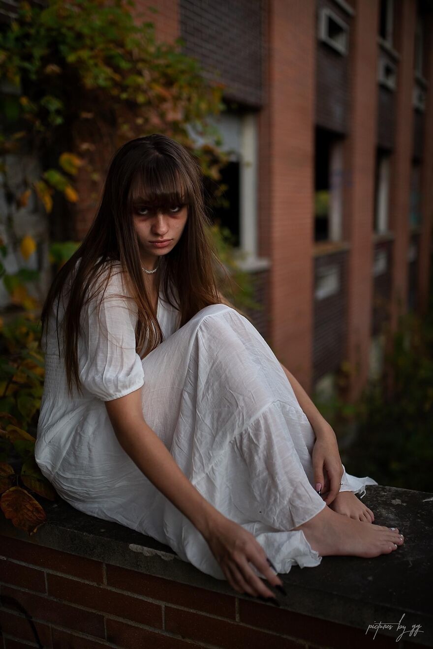 I Created A Creepy Photoshoot Series In Time For Halloween (26 Pics)