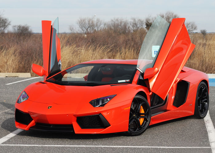 30 Things That Super Rich People Actually Spend Their Money On, As Shared By People Who've Worked For Them