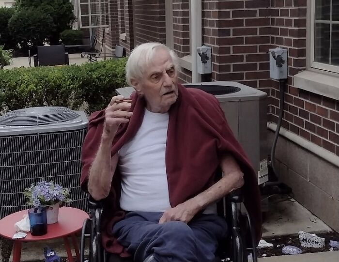 29 Outdated Words And Phrases Some Older Folks Use That Puzzle Millennials And Gen Zers In This Online Group