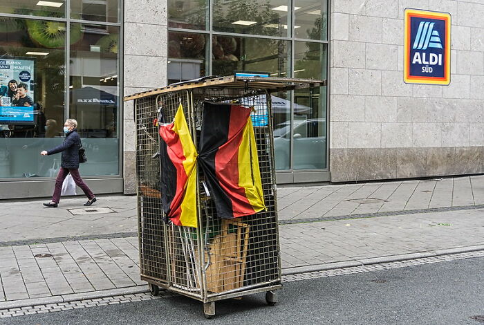 30 Of The Weirdest And The Most Disturbing Facts From Known History, Shared By People In This Online Group