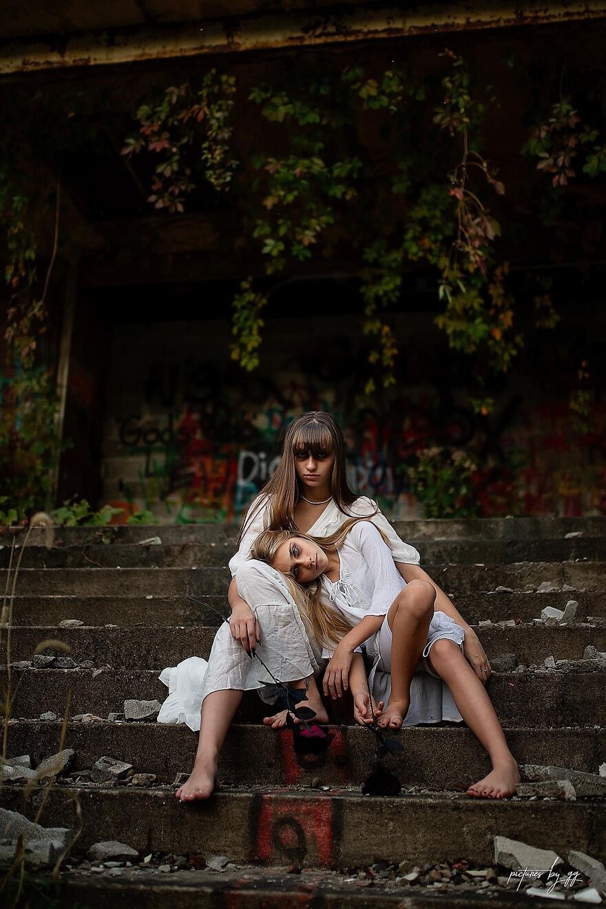 I Created A Creepy Photoshoot Series In Time For Halloween (26 Pics)