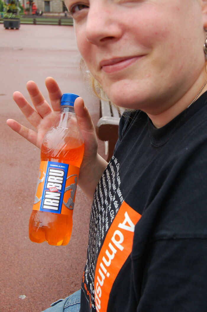 A Member Of This Online Group Asked "Without Mentioning Your Country’s Name, Which Brand Identifies Where You’re From?", And Here Are 30 Of The Most Interesting Answers