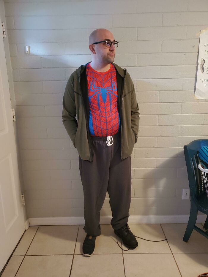 Low Budget Costume That Fits My Body Type. Practically Nailed It