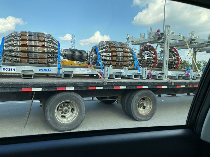 Seen Yesterday In Columbus, Oh; Seems Fragile To Leave Uncovered On A Truck