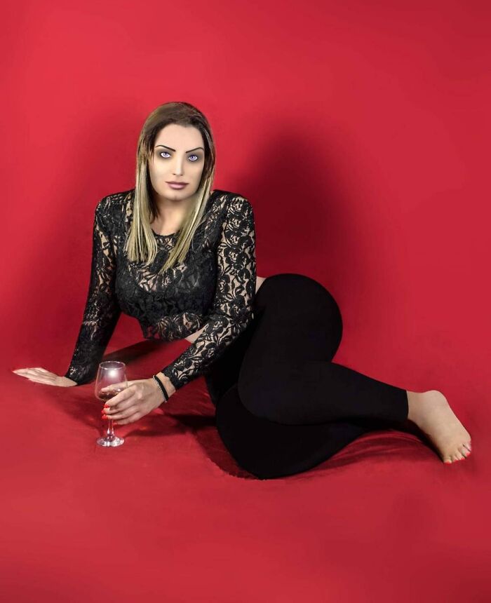 "Professional" Photoshoot, Very Odd