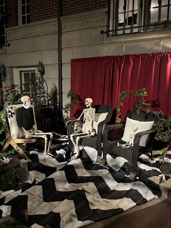 Twin Peaks Halloween Decoration