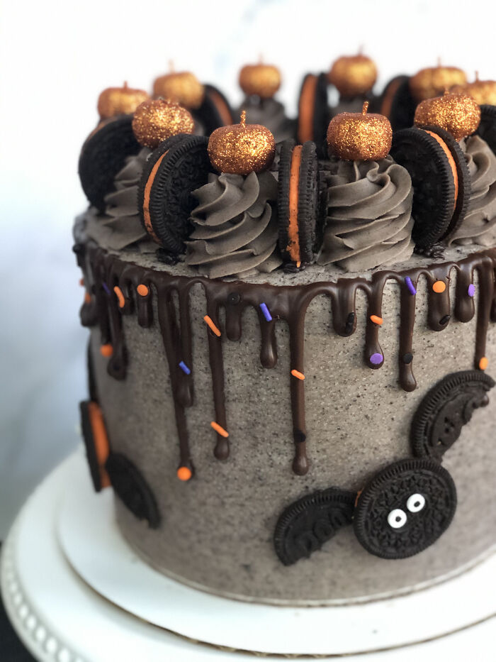Oreo Halloween Cake