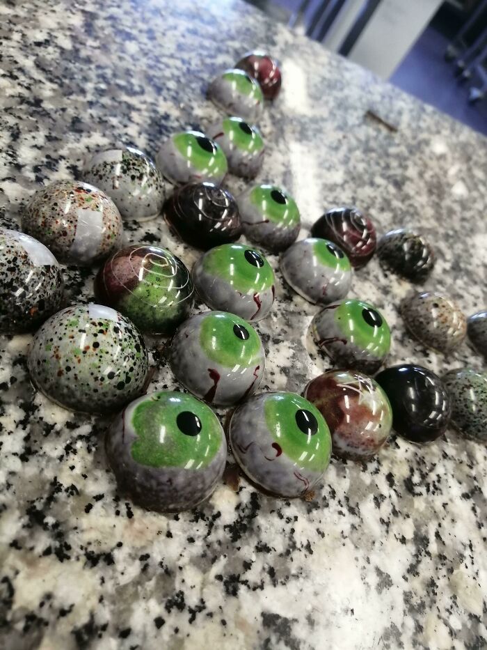 Halloween Themed Chocolate Pralines